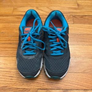 Nike Blue Gym Shoes Size 7.5